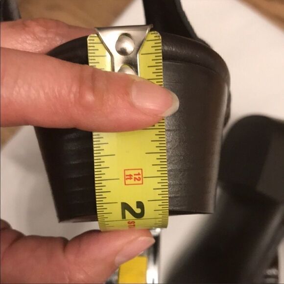 SAS BROWN LEATHER CROC SANDALS.  NEW - Picture 6 of 7